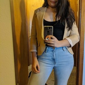 Chic fitted tan blazer